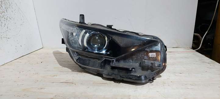 Toyota Auris E180 (2012 - 2018)  8111002K30 Передняя фара