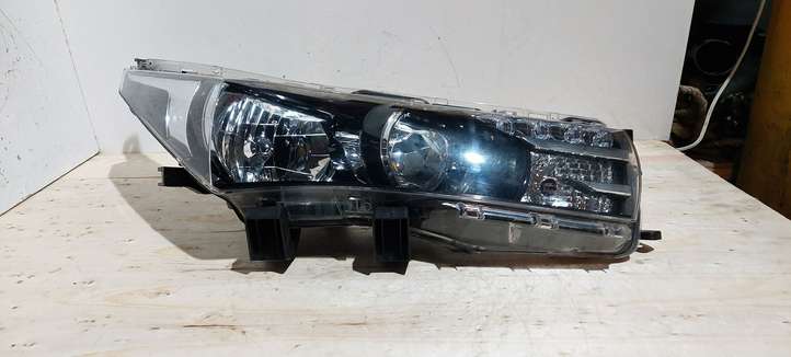 Toyota Corolla E160 E170 (2013 - )  8113002E7100 Передняя фара