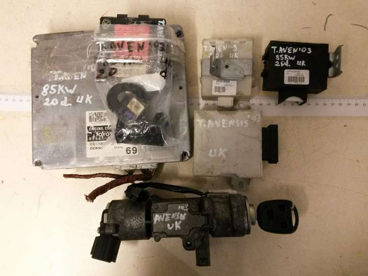 Toyota Avensis T250 (2003 - 2006)  8966105690 Комплект зажигания