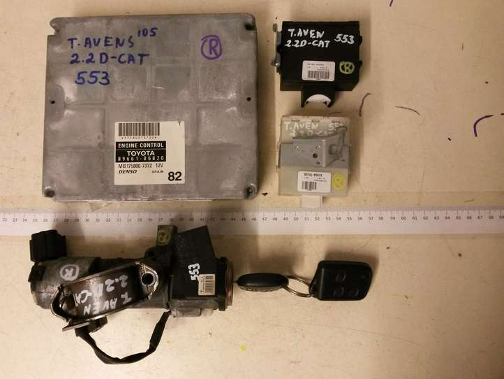 Toyota Avensis T250 (2003 - 2006)  8966105820 Комплект зажигания