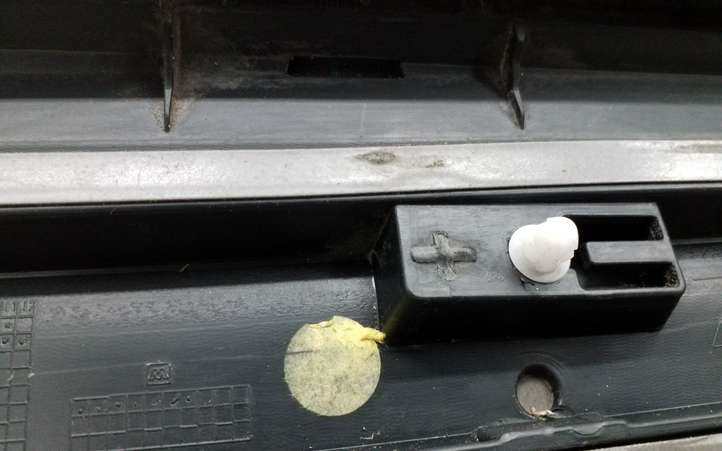 Audi Q5 (2008 - 2012)  8R0853960E Отделка (молдинг) передней двери