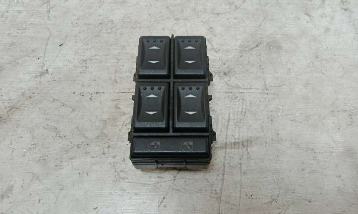 Ford Mondeo Mk III (2000 - 2007)  8S7T14A132BA Кнопка стеклоподъемников
