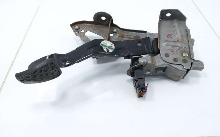 Nissan Qashqai (2006 - 2010)  E001046X11 Тормозная педаль