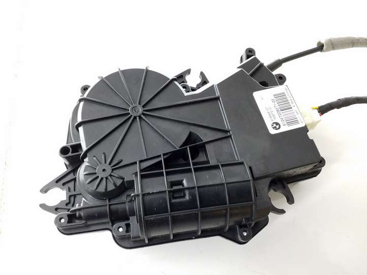 BMW 5 F10 F11 (2009 - 2016)  918546101 Замок задней крышки