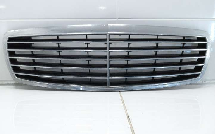 Mercedes-Benz E W211 (2002 - 2009)  A2118800583 Верхняя решётка