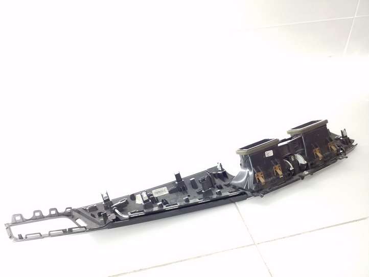 BMW 2 F46 (2015 - )  9262955 Центральный дефлектор
