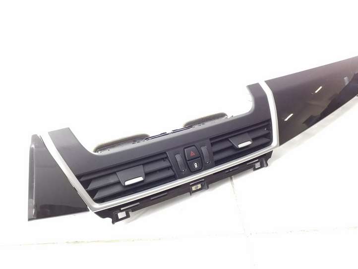 BMW 2 F46 (2015 - )  9262955 Центральный дефлектор