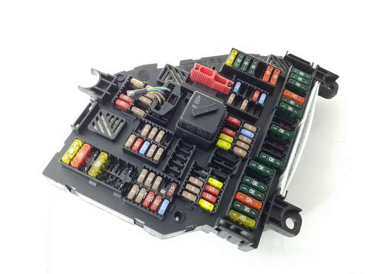 BMW 5 F10 F11 (2009 - 2016)  925281301 Блок предохранителей