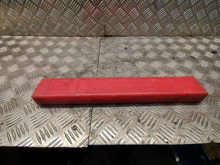 Toyota Corolla Verso E121 (2004 - 2007)  27R030015 Аварийный знак