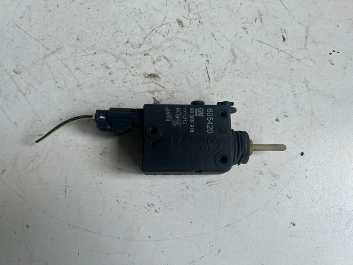 Opel Zafira (1999 - 2003)  90589918 Электропривод центрального замка крышки бака