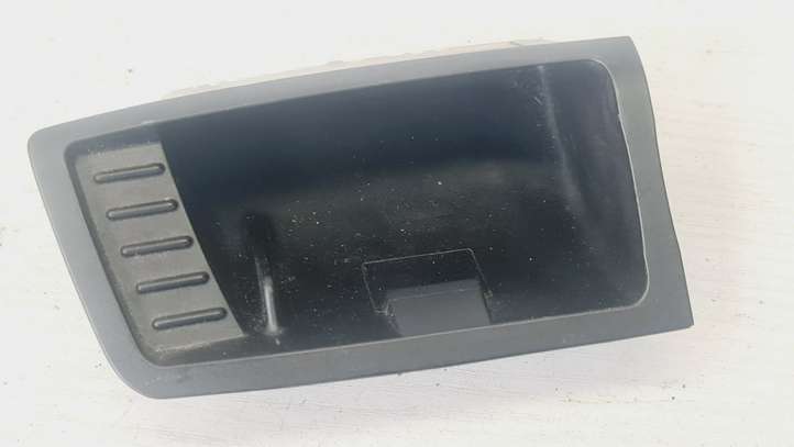 BMW 1 E81 E87 (2004 - 2011)  5116707857305 Пепельница