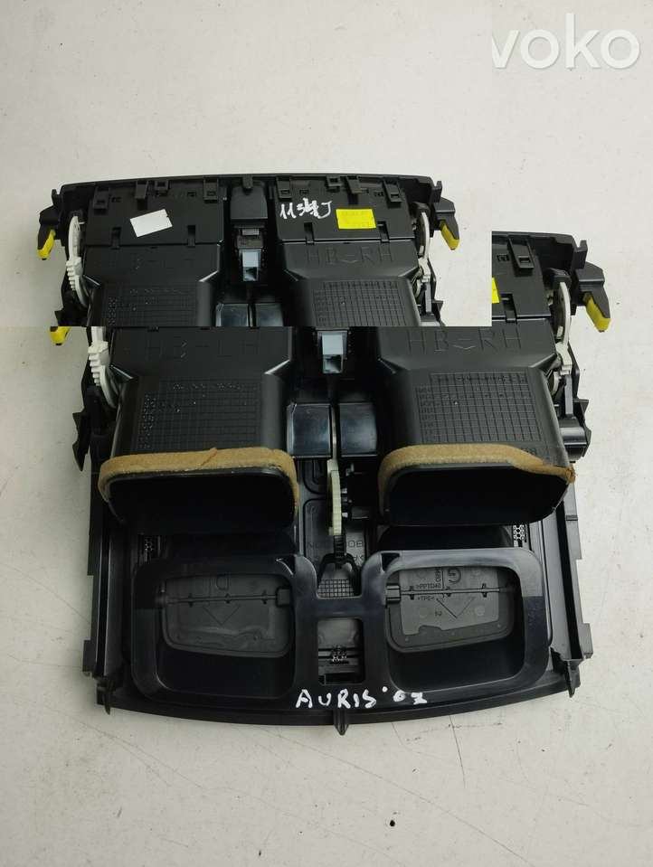 Toyota Auris 150 (2006 - 2012)   Центральный дефлектор