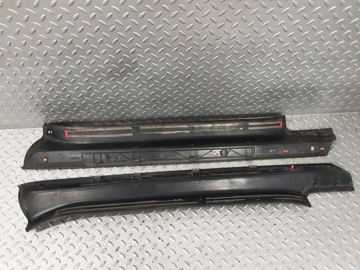 Audi TT (2006 - 2010)  8J0853491G Отделка переднего порога (внутренняя)