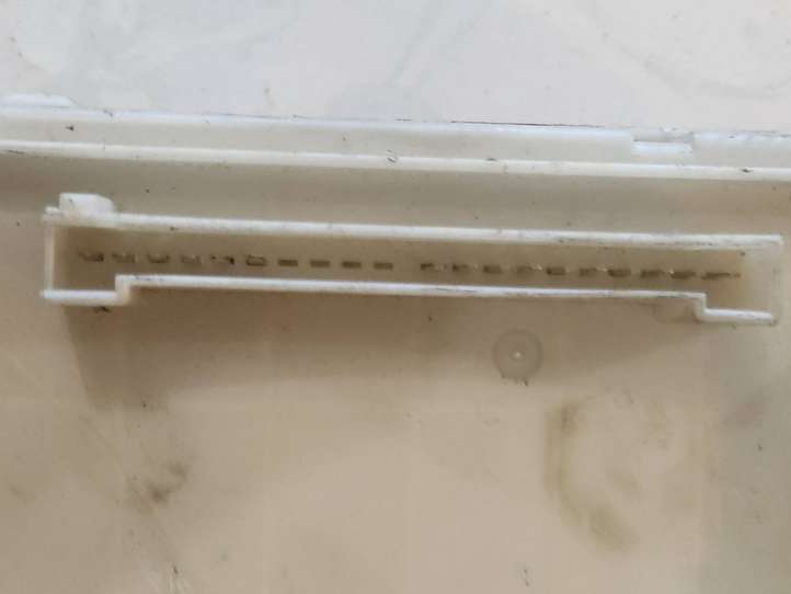 Mitsubishi L200 (2006 - 2014)  05947H01 Блок предохранителей
