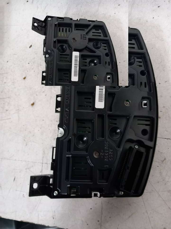 Opel Zafira (2003 - 2006)  13216684 Спидометр (приборный щиток)
