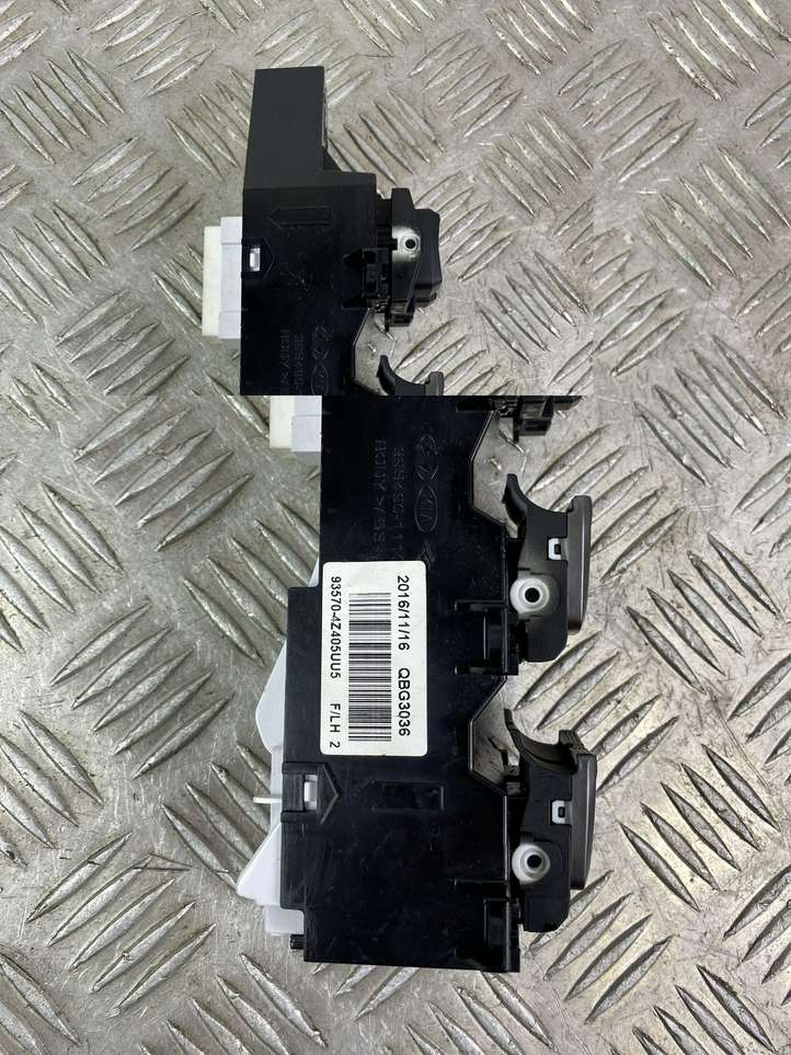 Hyundai Santa Fe (2015 - 2018)  935704Z405UU5 Кнопка стеклоподъемников