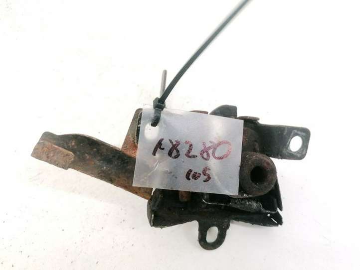Subaru Forester SG (2006 - 2008)   Замок капота