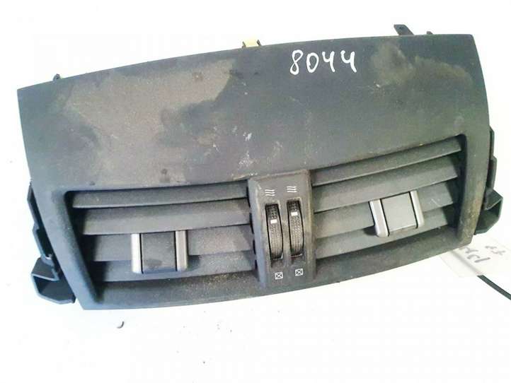 Toyota RAV 4 (XA30) (2006 - 2016)  5567042060 Центральный дефлектор