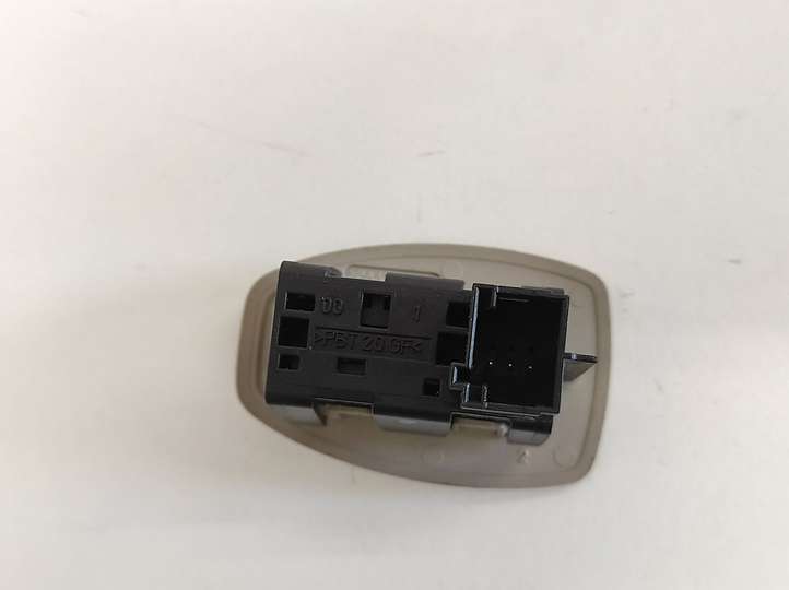 Renault Laguna (2007 - 2015)  526810081 Включатель обогрева