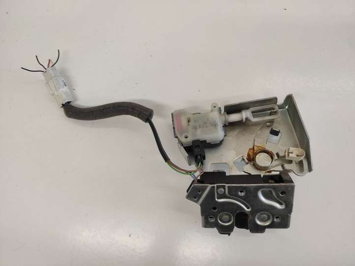 Ford Mondeo Mk III (2000 - 2007)  2S7143102 Замок задней крышки