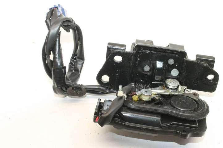Toyota Prius (XW30) (2009 - 2015)   Замок задней крышки