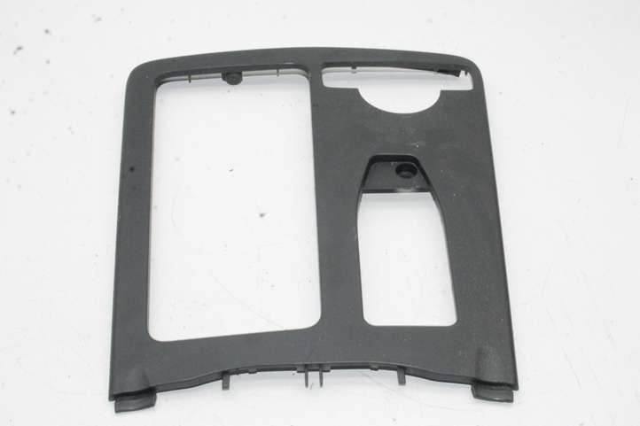 Mercedes-Benz C W204 (2007 - 2014)  A2046800207 Рамка рычага переключения передач