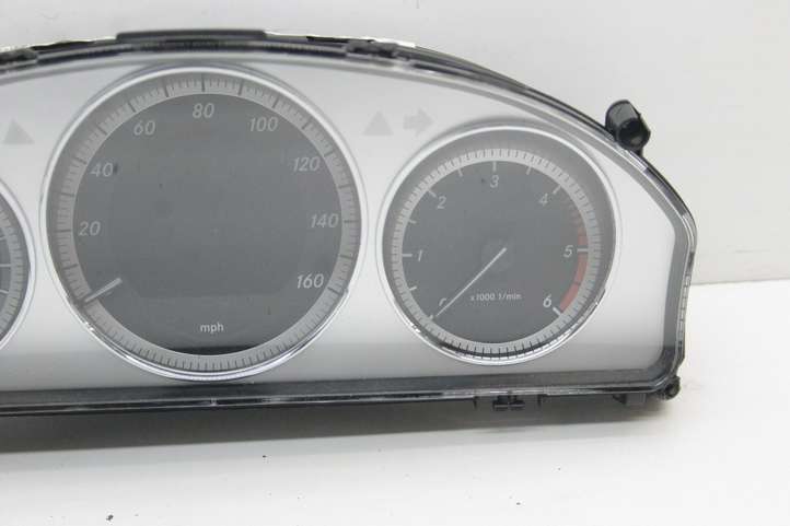 Mercedes-Benz C W204 (2007 - 2014)  A2049004402 Спидометр (приборный щиток)