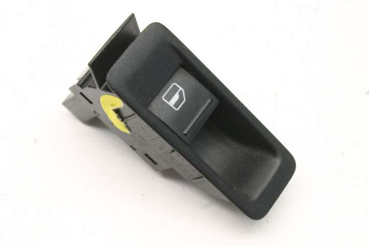 Volkswagen Sharan (2010 - 2015)  7N0959551 Кнопка крюка в багажнике