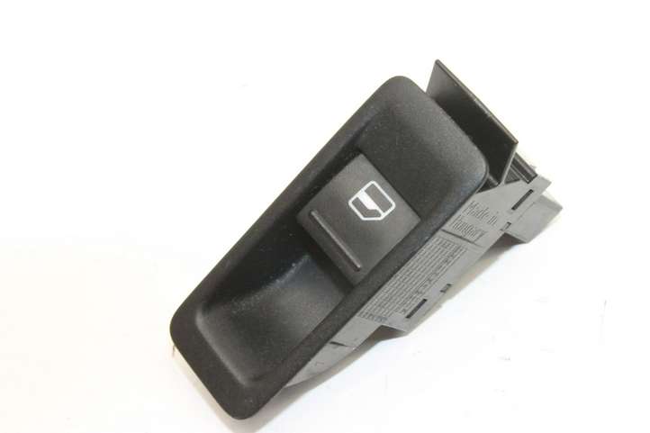 Volkswagen Sharan (2010 - 2015)  7N0959551 Кнопка крюка в багажнике