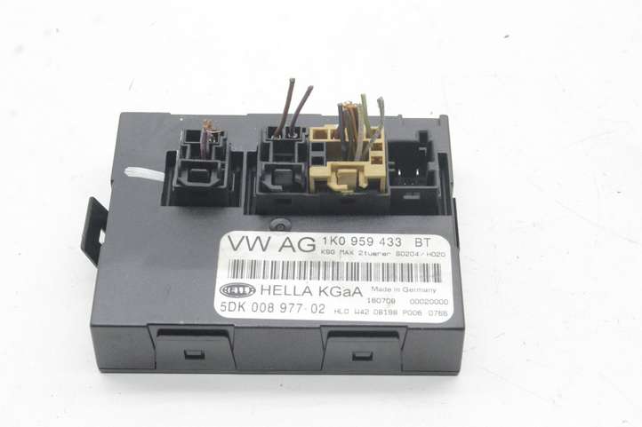 Volkswagen Scirocco (2008 - 2014)  1K0959433BT Другие приборы