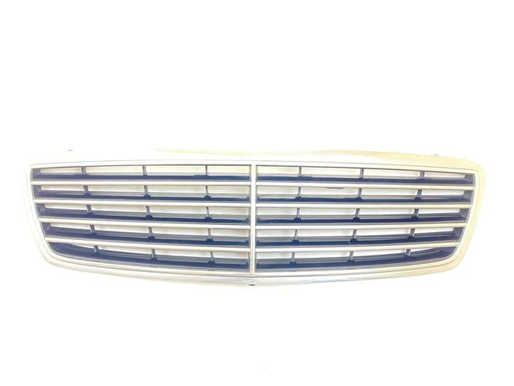 Mercedes-Benz C W203 (2000 - 2007)  A2038800183 Передняя решётка
