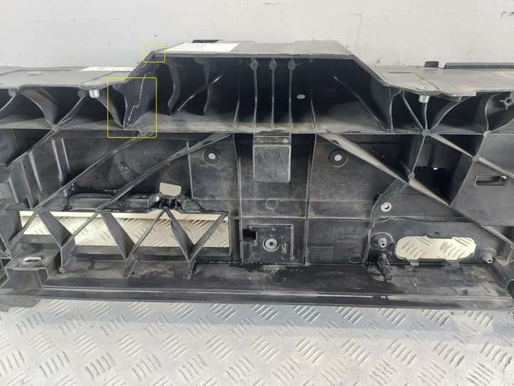 Toyota ProAce Verso (2016 - )  9808290780 Верхняя часть панели радиаторов (телевизора)