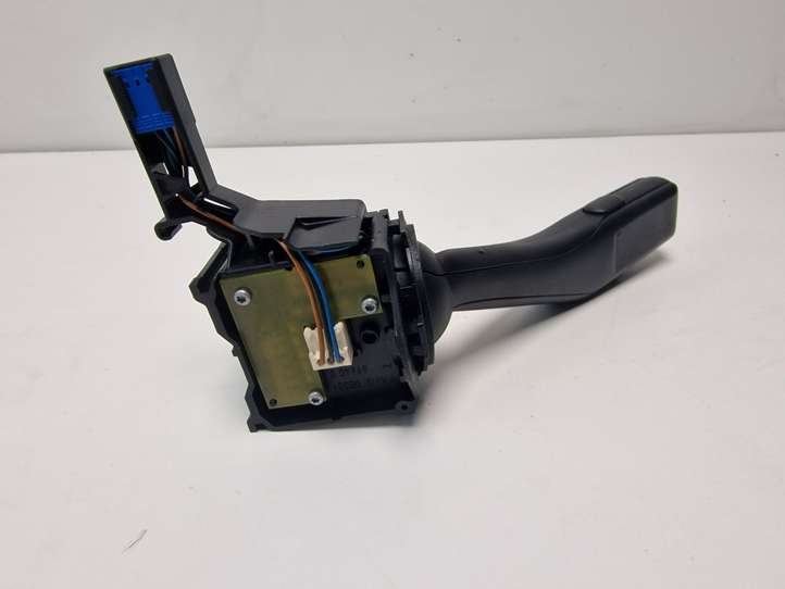 Seat Altea (2004 - 2009)  1K0953519A Ручка стеклоочистителей