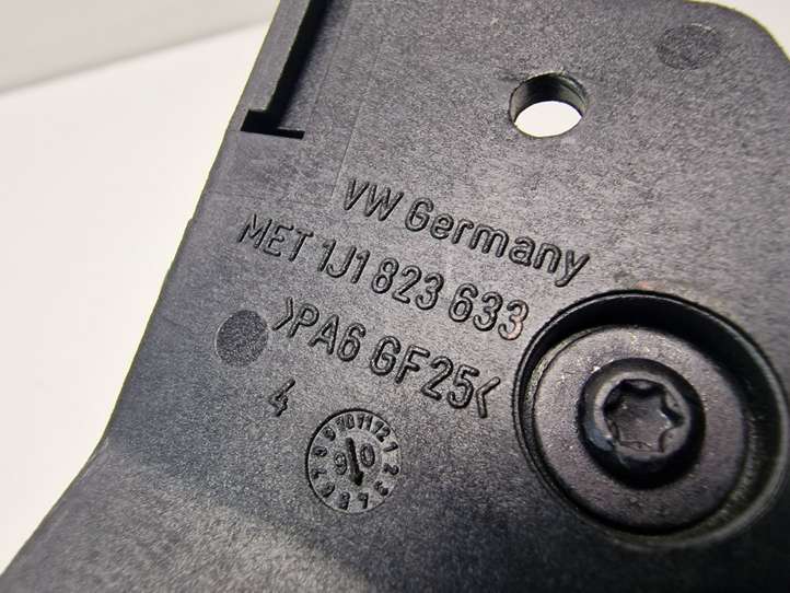 Seat Altea (2004 - 2009)  1J1823633 Ручка капота