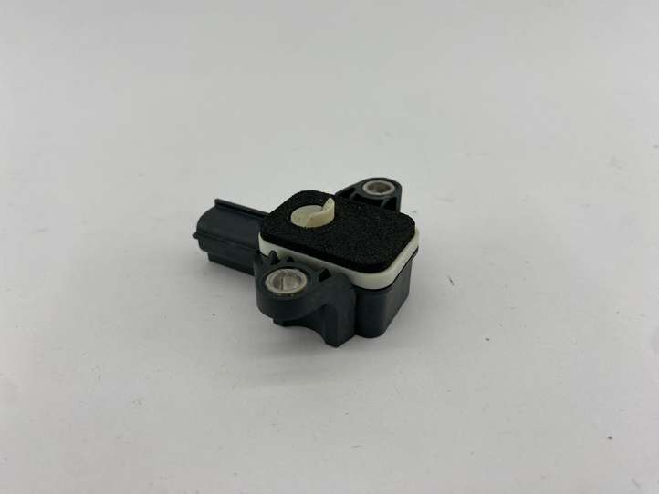 Audi A3/S3 8P (2004 - 2008)  8P0955557 Датчик удара надувных подушек