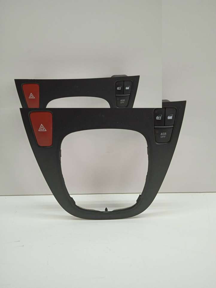 Fiat Croma (2005 - 2011)  735364120 Рамка рычага переключения передач