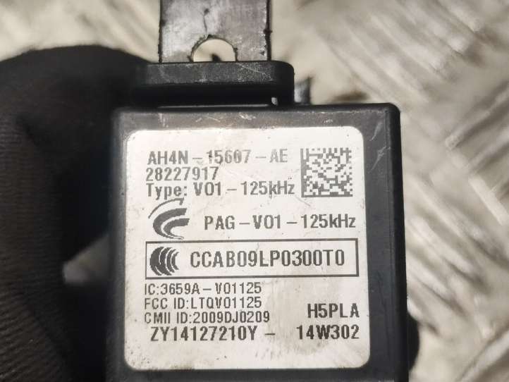 Land Rover Range Rover (2009 - 2012)  AH4N15607 Считывающее устройство иммобилайзера (антенна)