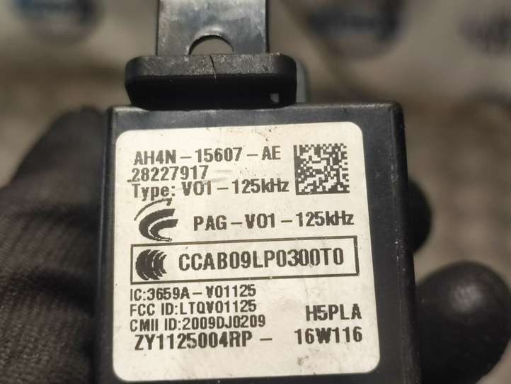 Land Rover Discovery (2009 - 2013)  AH4N15607 Считывающее устройство иммобилайзера (антенна)