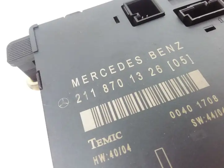 Mercedes-Benz E W211 (2002 - 2009) 2118701326 Блок управления дверью — фото 3
