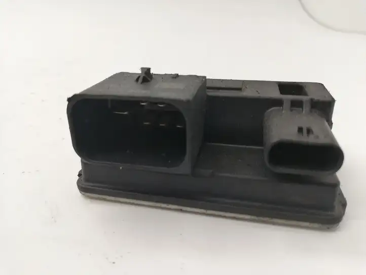 BMW 3 F30 F35 F31 (2012 - 2018)  851947202 Реле подогрева свеч