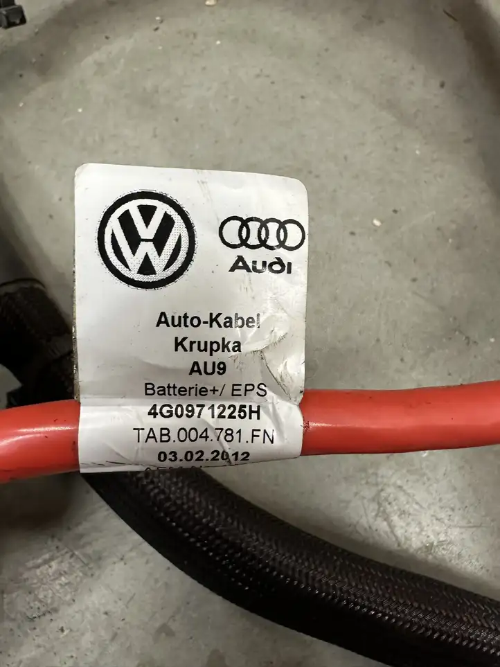 Audi A6 C7 (2011 - 2014) 4G0971225H Плюсовой провод аккумулятора — фото 2