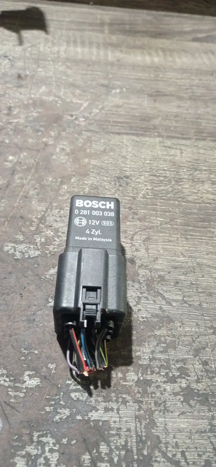 Seat Leon (1P) (2005 - 2012) 0281003038 Реле накала свечей — фото 2