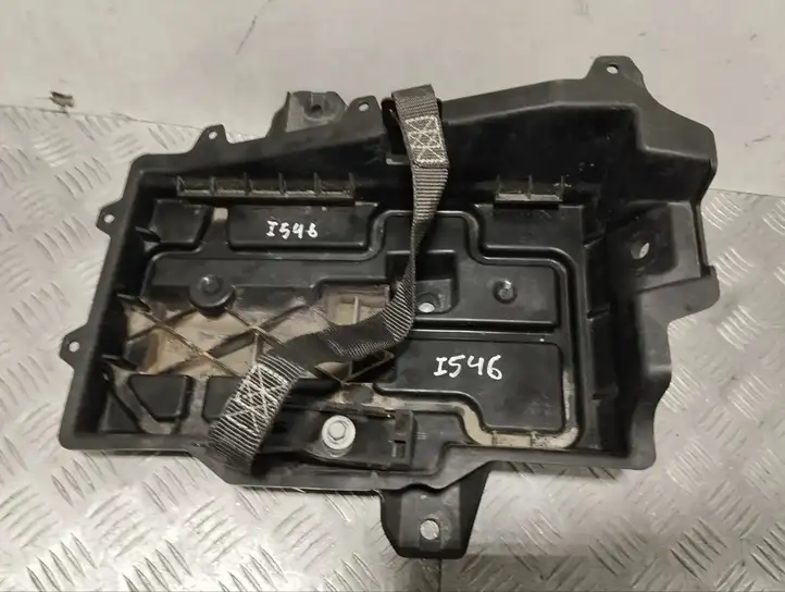 Chrysler Pacifica (2016 - ) 68226079AD Площадка аккумулятора — фото 1