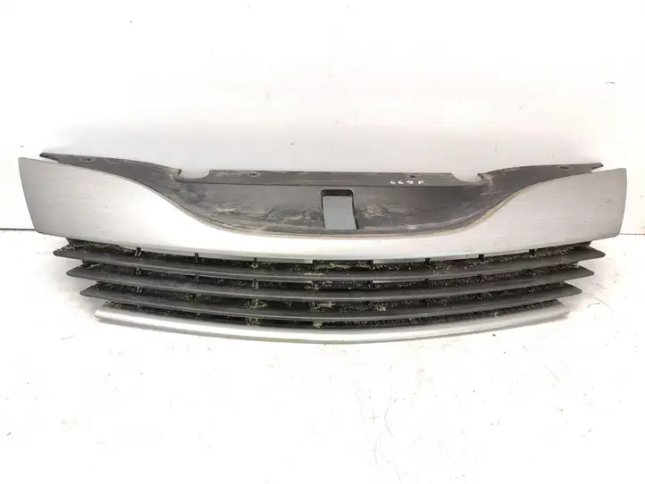 Renault Laguna II (2001 - 2005) 8200012581 Верхняя решетка радиатора — фото 1