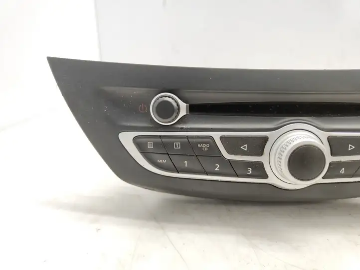 Renault Laguna (2007 - 2015)  281155676R Радио/ проигрыватель CD/DVD / навигация