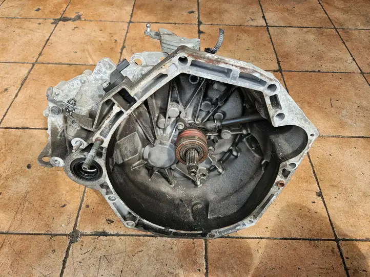Nissan Juke I F15 (2010 - 2018) 320106445R Механическая коробка передач, 6 передач — фото 1
