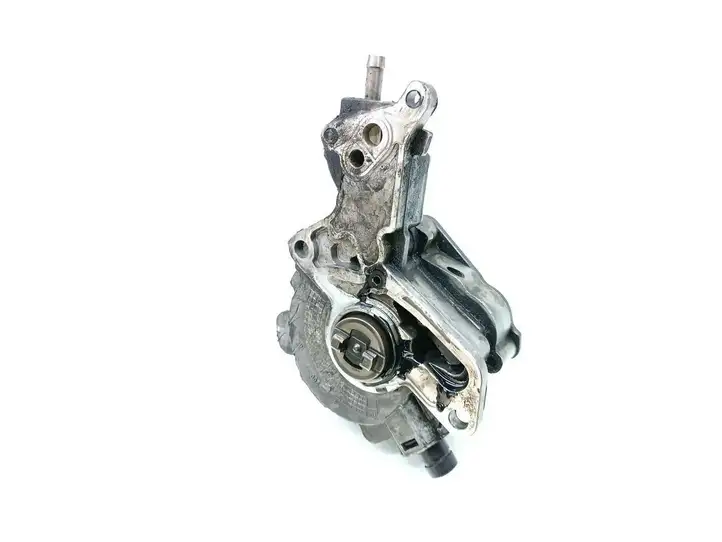 Volkswagen PASSAT B6 (2005 - 2010) 038145209H Топливный насос — фото 1