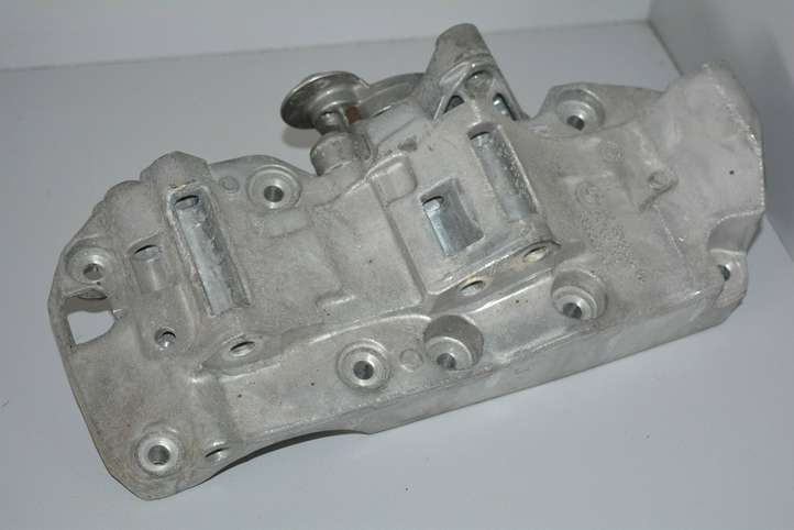 BMW 1 F20 F21 (2011 - 2019)  8506863 Кронштейн