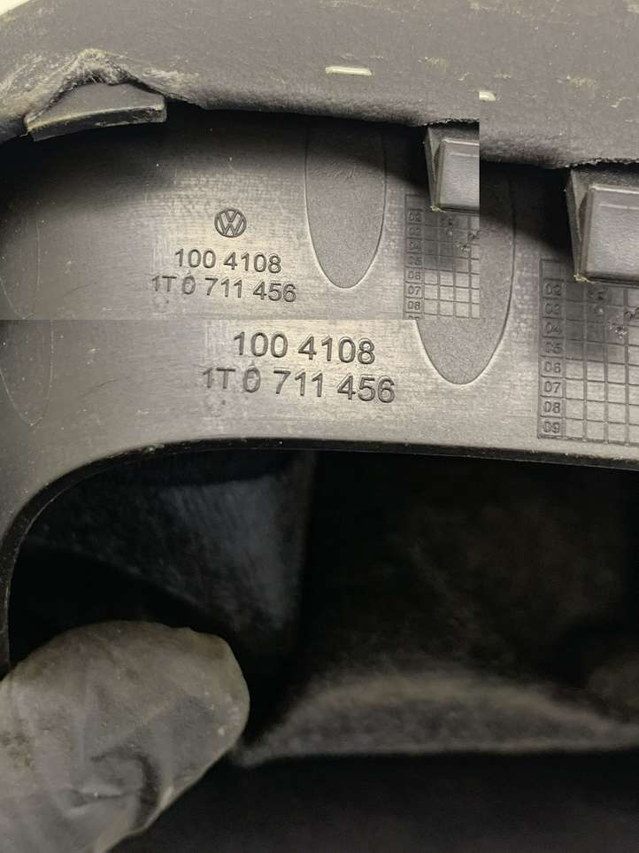 Volkswagen Touran I (2003 - 2010)  1T0711456 Отделка рычага переключения передач (кожа, головка)
