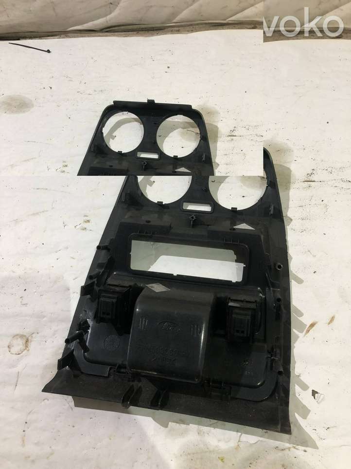 Land Rover Range Rover Sport (2005 - 2009)  FHM500060 Центральный дефлектор